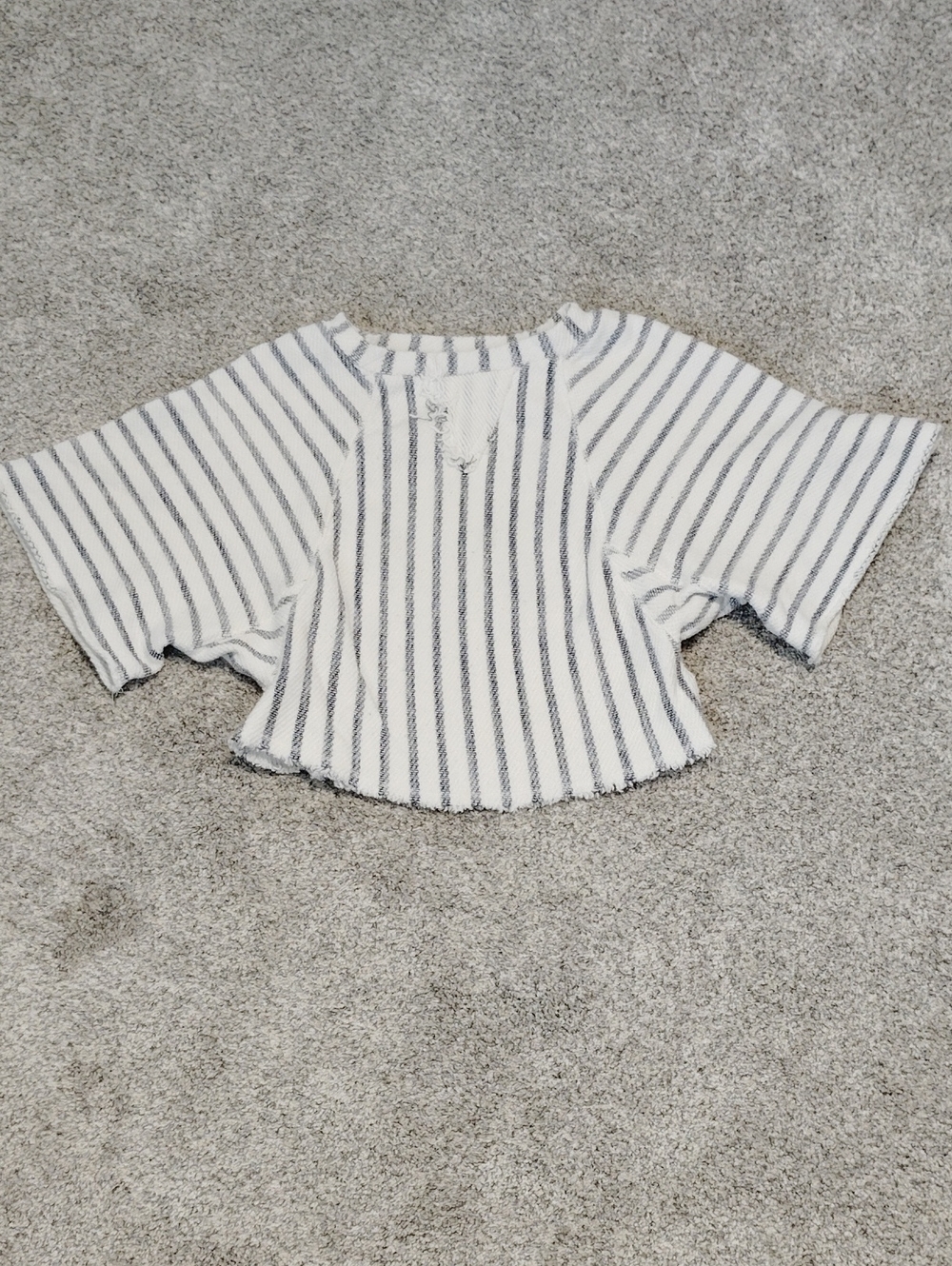 dolan White & Gray Striped Boxy Crop Top